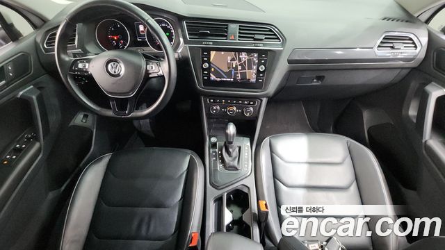 Volkswagen Tiguan (II) 2.0 TDI Premium 2020 — фото 7