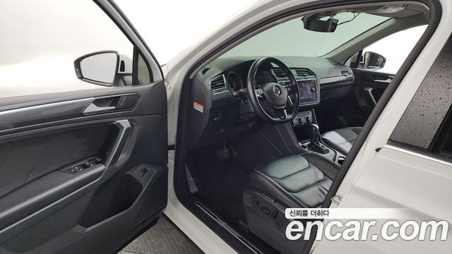Volkswagen Tiguan (II) 2.0 TDI Premium 2020 — фото 10