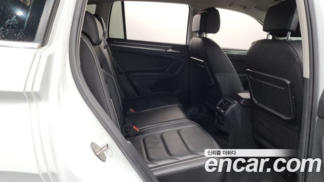 Volkswagen Tiguan (II) 2.0 TDI Premium 2020 — фото 11