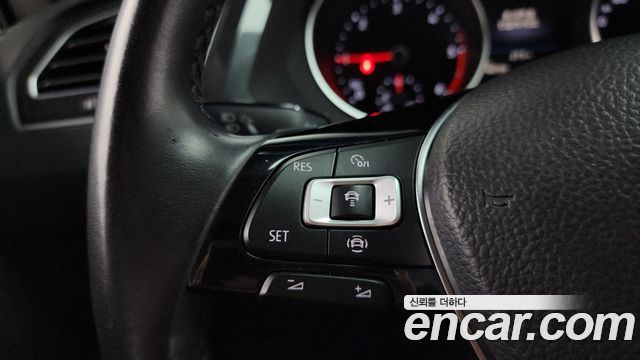 Volkswagen Tiguan (II) 2.0 TDI Premium 2020 — фото 16