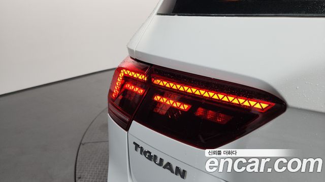 Volkswagen Tiguan (II) 2.0 TDI Premium 2020 — фото 23