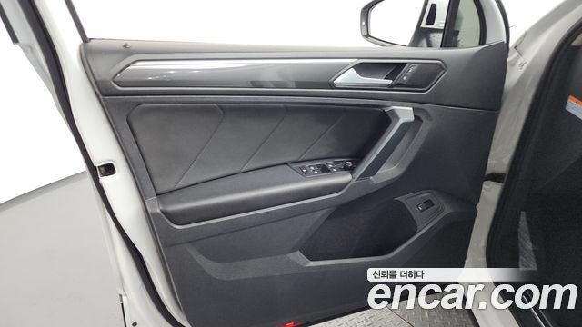 Volkswagen Tiguan (II) 2.0 TDI Premium 2020 — фото 24