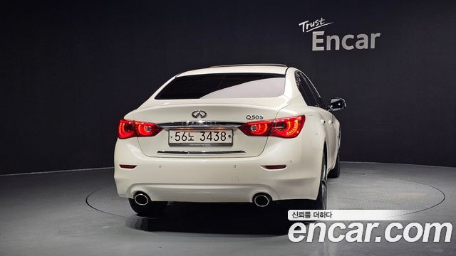 Infiniti Q50 3.5 Hybrid Essence 2017 — фото 4