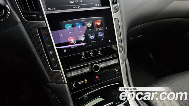 Infiniti Q50 3.5 Hybrid Essence 2017 — фото 21