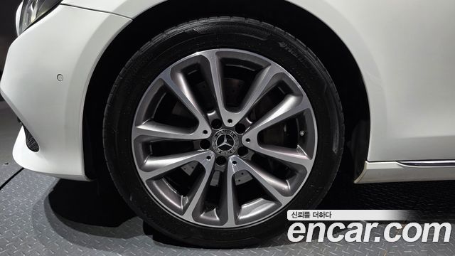 Mercedes-Benz E-Class (W213) E300 4MATIC Avnatgarde 2019 — фото 5
