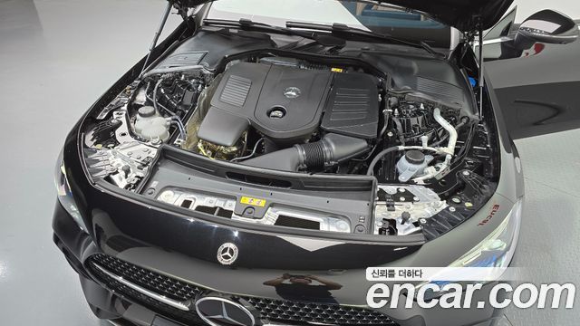 Mercedes-Benz CLE-Class (C236) CLE200 Cabriolet 2025 — фото 6