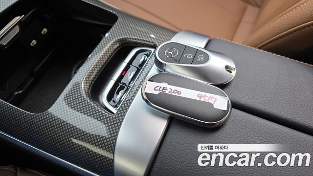 Mercedes-Benz CLE-Class (C236) CLE200 Cabriolet 2025 — фото 18
