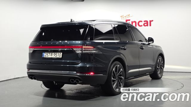 Lincoln Aviator (II) 3.0 Reserve  AWD 2022 — фото 2