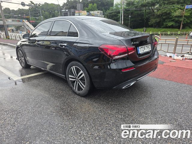 Mercedes-Benz A-Class (W177) A220 Sedan 2022 — фото 4