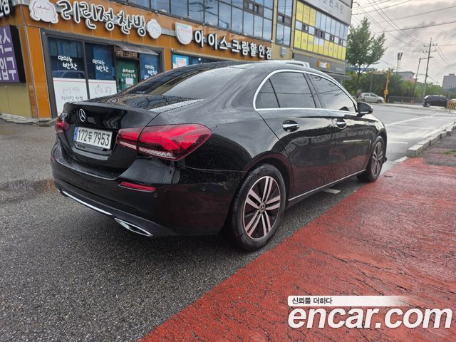 Mercedes-Benz A-Class (W177) A220 Sedan 2022 — фото 5