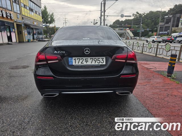 Mercedes-Benz A-Class (W177) A220 Sedan 2022 — фото 6