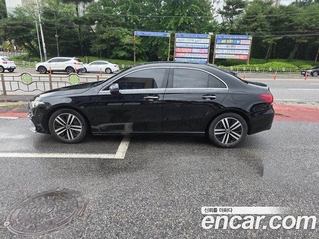 Mercedes-Benz A-Class (W177) A220 Sedan 2022 — фото 7