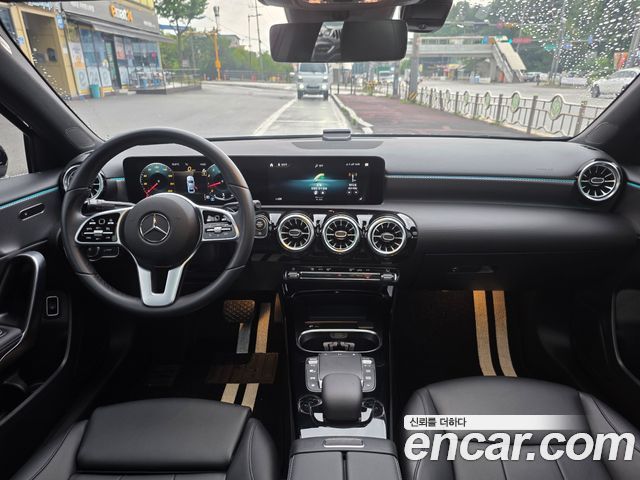 Mercedes-Benz A-Class (W177) A220 Sedan 2022 — фото 12