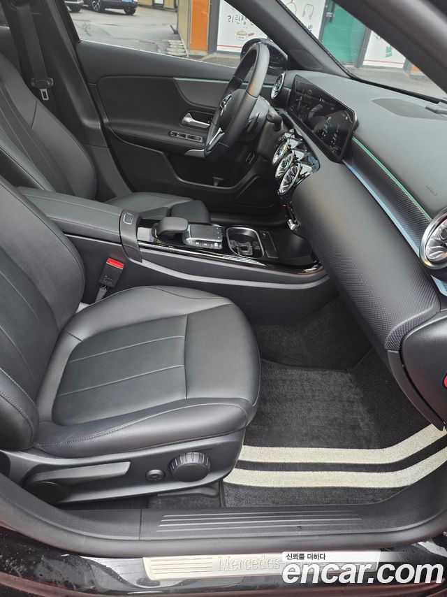 Mercedes-Benz A-Class (W177) A220 Sedan 2022 — фото 13