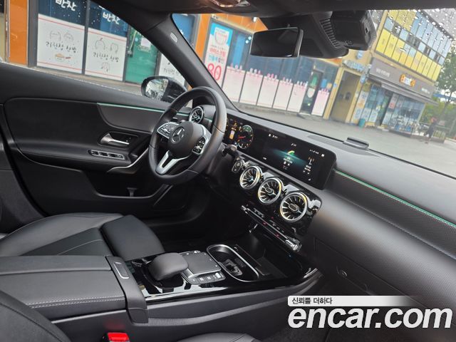 Mercedes-Benz A-Class (W177) A220 Sedan 2022 — фото 15