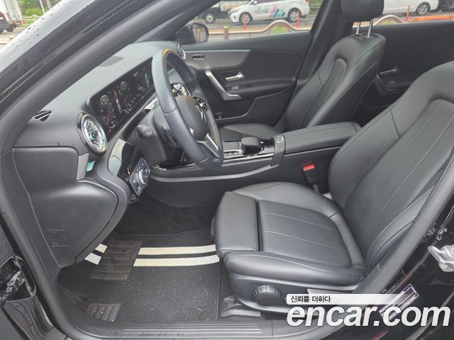 Mercedes-Benz A-Class (W177) A220 Sedan 2022 — фото 18