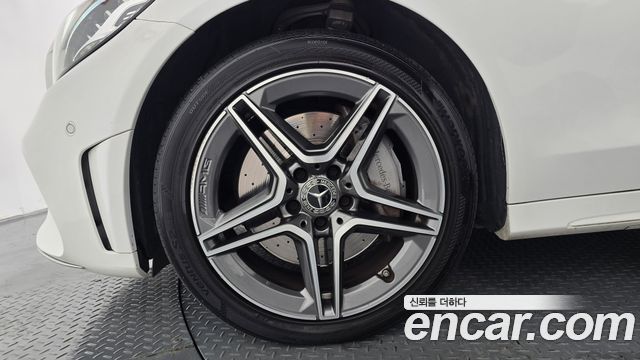 Mercedes-Benz C-Class (W205) C300e 4MATIC AMG Line 2020 — фото 5
