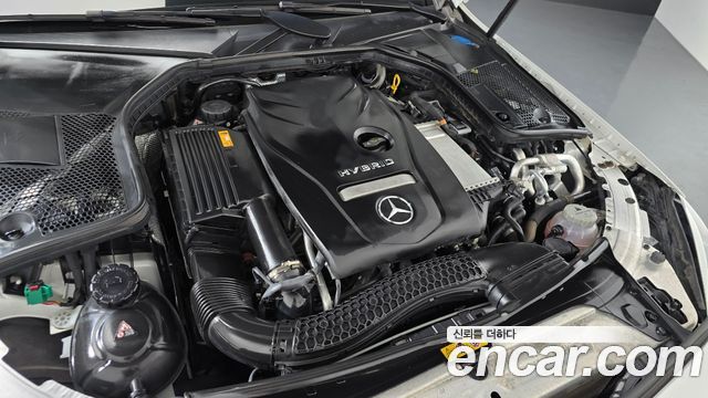 Mercedes-Benz C-Class (W205) C300e 4MATIC AMG Line 2020 — фото 6