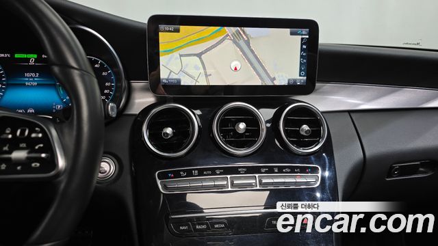 Mercedes-Benz C-Class (W205) C300e 4MATIC AMG Line 2020 — фото 12