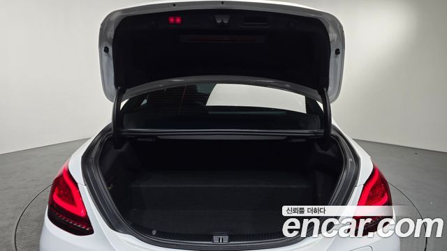 Mercedes-Benz C-Class (W205) C300e 4MATIC AMG Line 2020 — фото 18