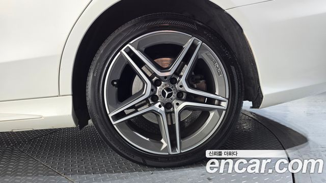 Mercedes-Benz C-Class (W205) C300e 4MATIC AMG Line 2020 — фото 21