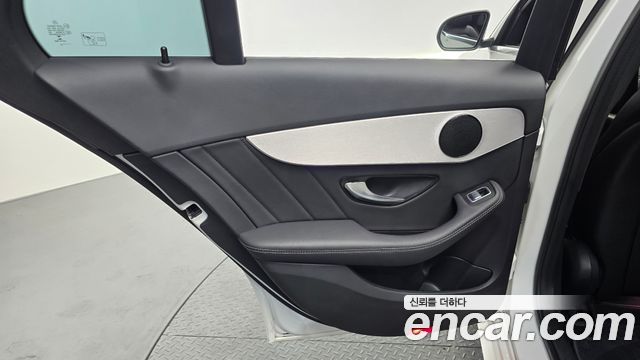 Mercedes-Benz C-Class (W205) C300e 4MATIC AMG Line 2020 — фото 25