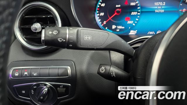 Mercedes-Benz C-Class (W205) C300e 4MATIC AMG Line 2020 — фото 27
