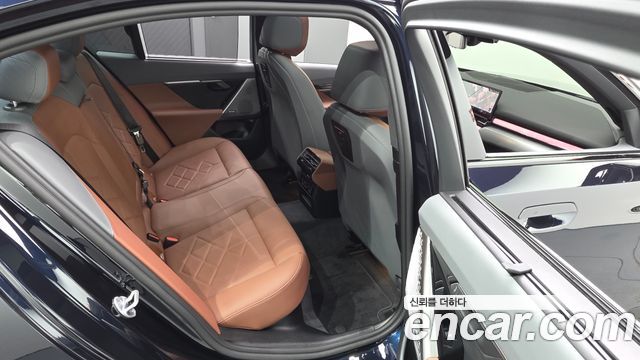 BMW 5 Series (G60) 530i xDrive M Sport 2025 — фото 11