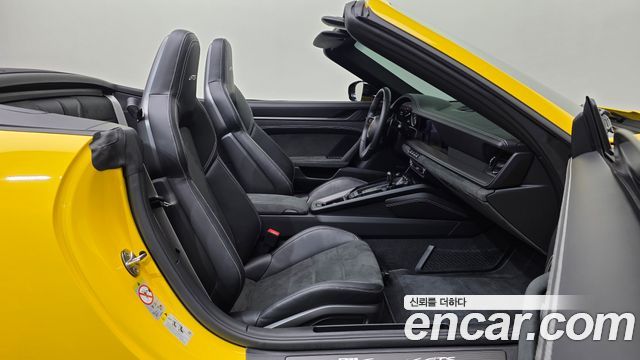 Porsche 911 (992) Carrera 4 GTS Cabriolet 2024 — фото 11