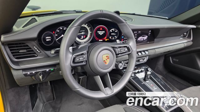 Porsche 911 (992) Carrera 4 GTS Cabriolet 2024 — фото 13