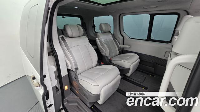 Hyundai Staria 4WD Lounge 7-Seater Inspiration 2025 — фото 11