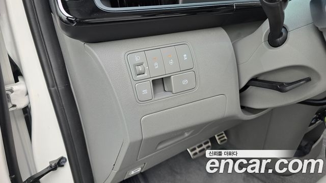 Hyundai Staria 4WD Lounge 7-Seater Inspiration 2025 — фото 16