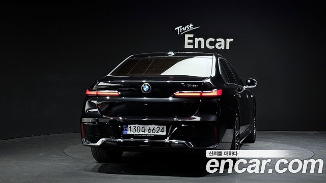 BMW 7 Series (G70) 740i sDrive M Sport 2023 — фото 4