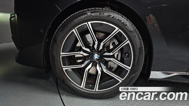 BMW 7 Series (G70) 740i sDrive M Sport 2023 — фото 5