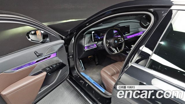 BMW 7 Series (G70) 740i sDrive M Sport 2023 — фото 10
