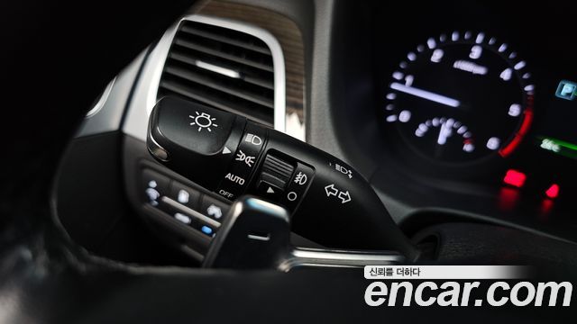 Genesis G80 2.2D Premium Luxury 2018 — фото 33