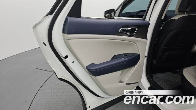 Kia Sportage (V) Gasoline 1.6 Turbo 2WD Signature 2025 — фото 25