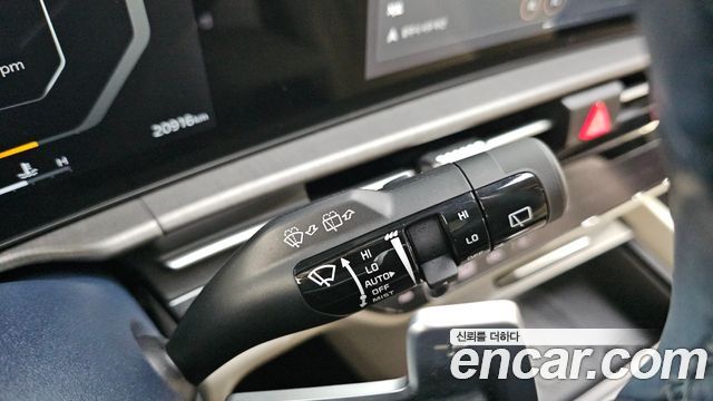 Kia Sportage (V) Gasoline 1.6 Turbo 2WD Signature 2025 — фото 27