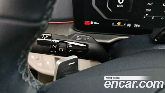 Kia Sportage (V) Gasoline 1.6 Turbo 2WD Signature 2025 — фото 29