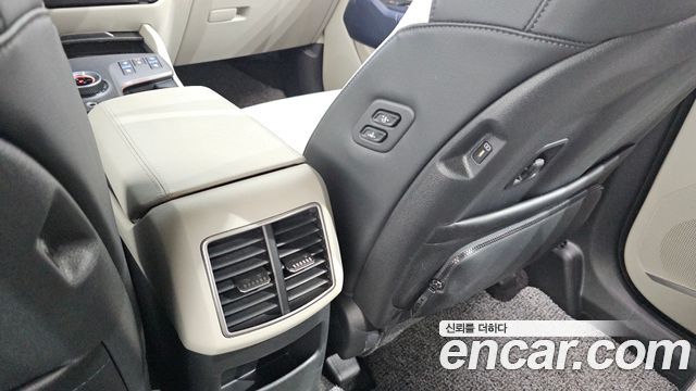 Kia Sportage (V) Gasoline 1.6 Turbo 2WD Signature 2025 — фото 31