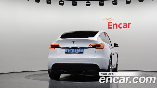 Tesla Model Y Long Range AWD 2022 — фото 4