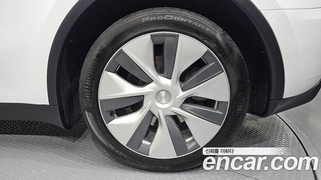 Tesla Model Y Long Range AWD 2022 — фото 21