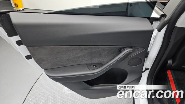 Tesla Model Y Long Range AWD 2022 — фото 25