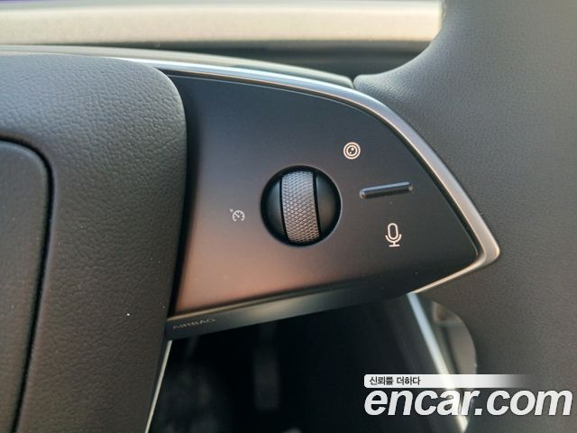 Tesla Model Y Long Range AWD 2025 — фото 23