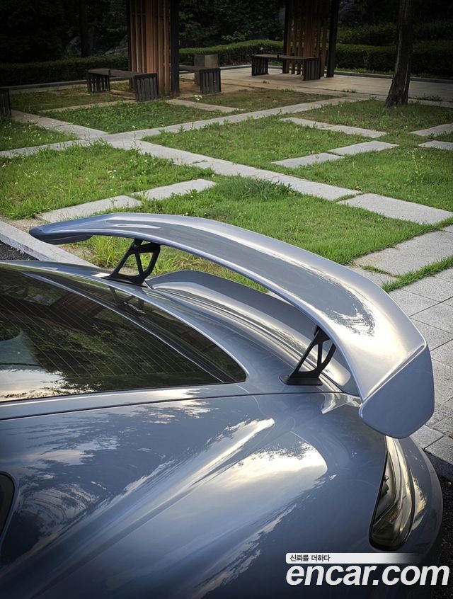 Porsche 718 Cayman 4.0 GT4 2023 — фото 4