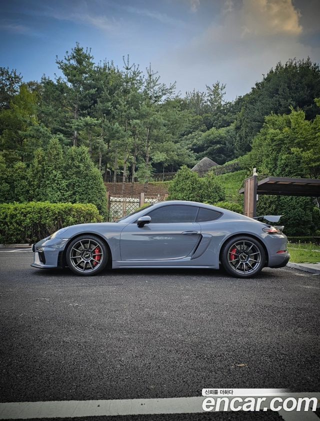 Porsche 718 Cayman 4.0 GT4 2023 — фото 7