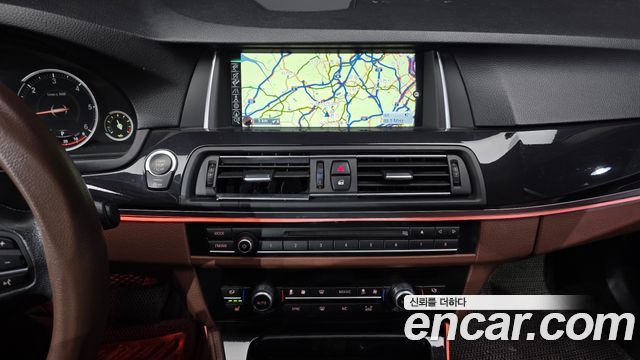 BMW 5 Series (F10) 520d 2015 — фото 13