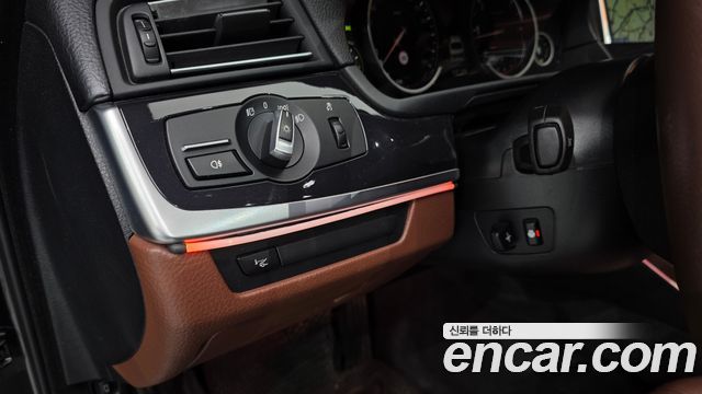 BMW 5 Series (F10) 520d 2015 — фото 16