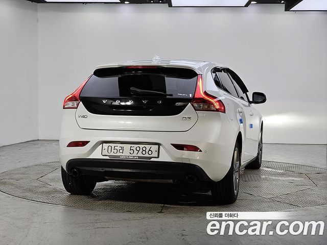 Volvo V40 D3 2nd 2018 — фото 4
