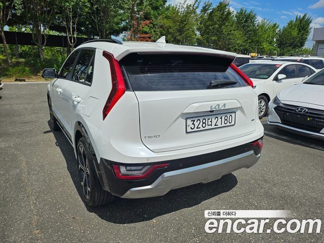 Kia Niro Prestige 2022 — фото 4
